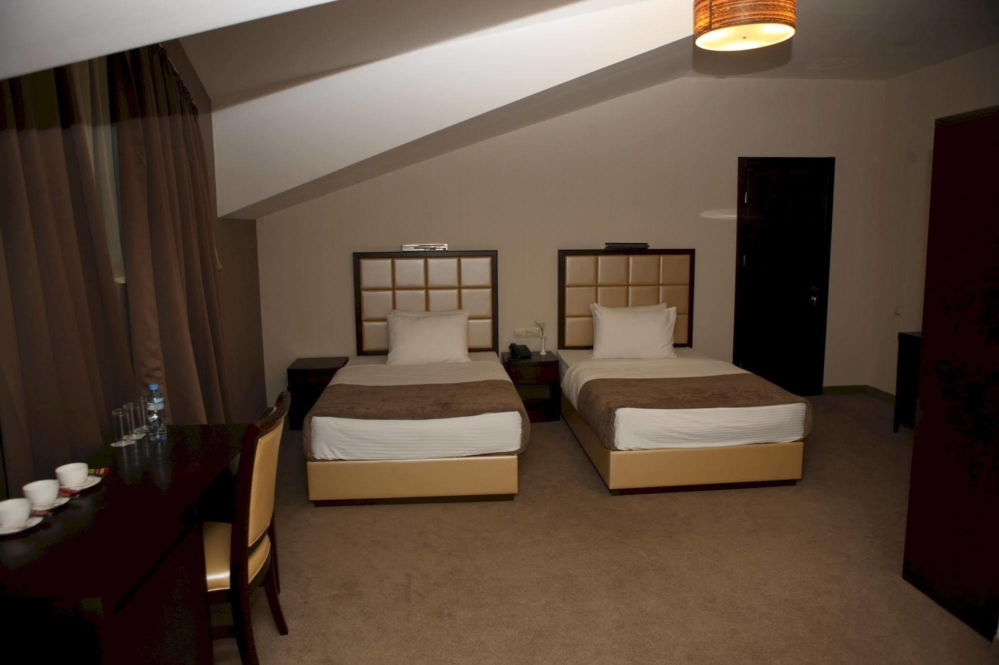 Hotel Orion Old Town Tbilisi Bagian luar foto
