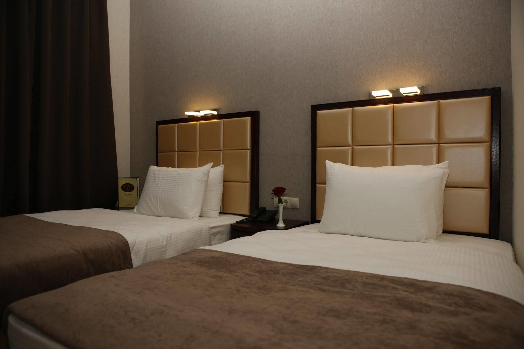 Hotel Orion Old Town Tbilisi Bagian luar foto