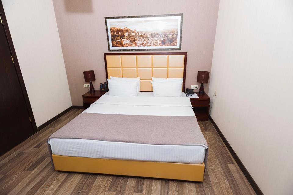 Hotel Orion Old Town Tbilisi Bagian luar foto